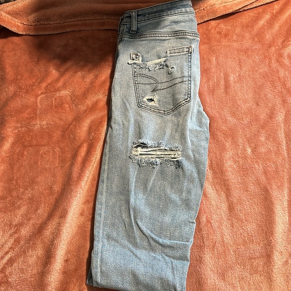 American eagle distressed mom Jean - Picture 3 of 4